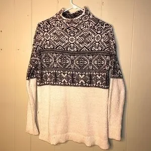 Merona black and white design turtleneck sweater